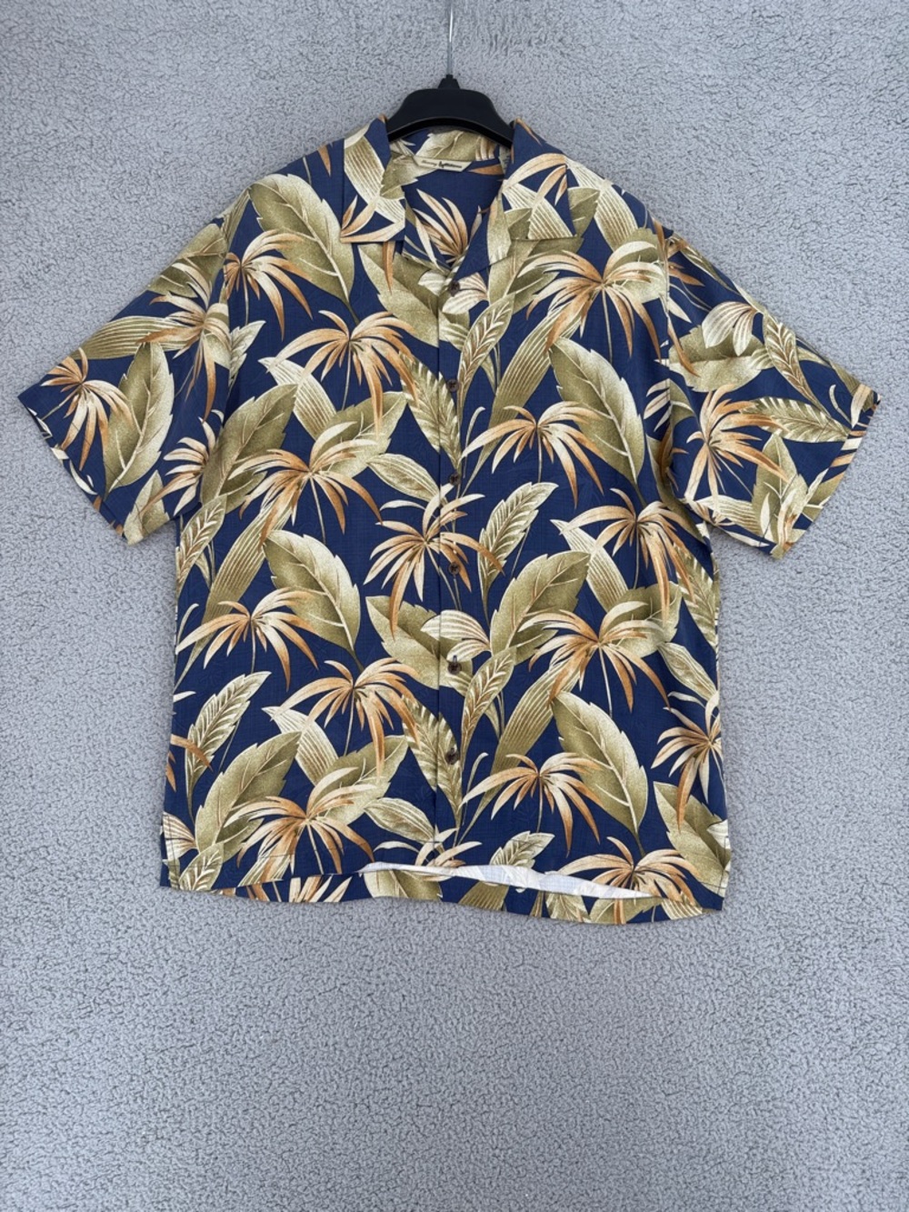 Tommy Bahama men’s medium Navy Palm Leaf Button Up short sleeve Shirt 100% Silk